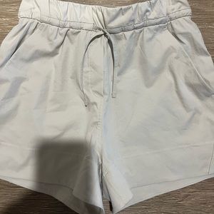 Lululemon Cinchable Waist High-Rise Woven Short 3.5"